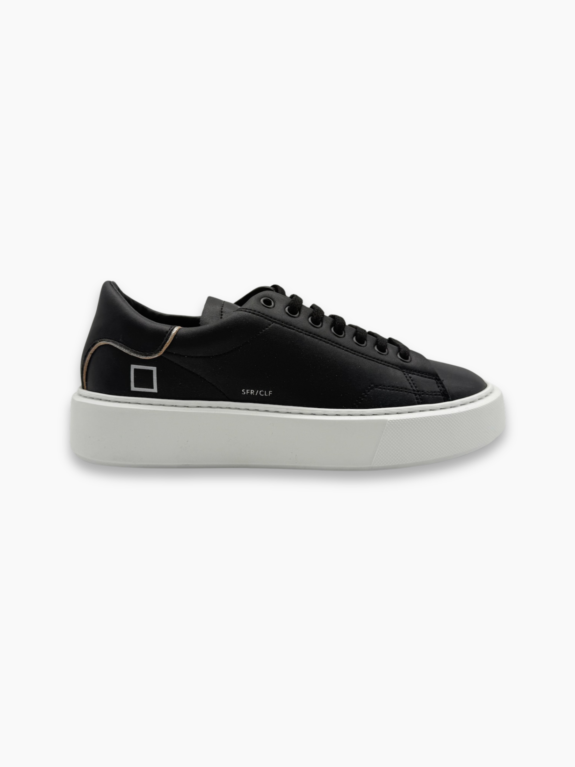 Sneakers nere D.A.T.E. in pelle con suola bianca platform vista laterale