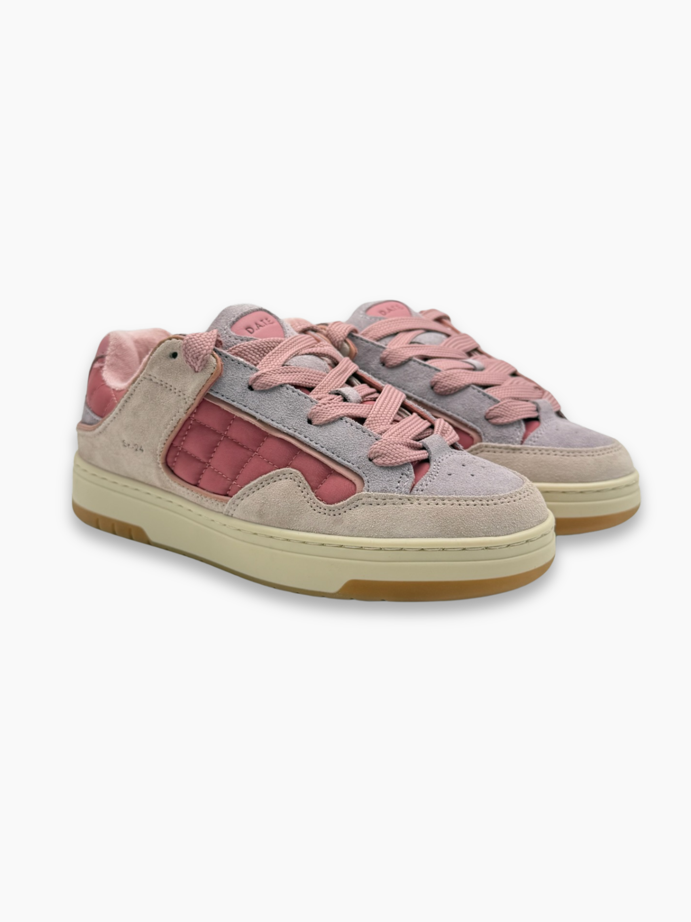 Sneakers D.A.T.E. rosa in suede e nylon con dettaglio trapuntato laterale vista diagonale