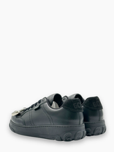 Essential Nami Sneakers Nere - Nero | Qlhype