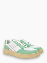 -  | Qlhype