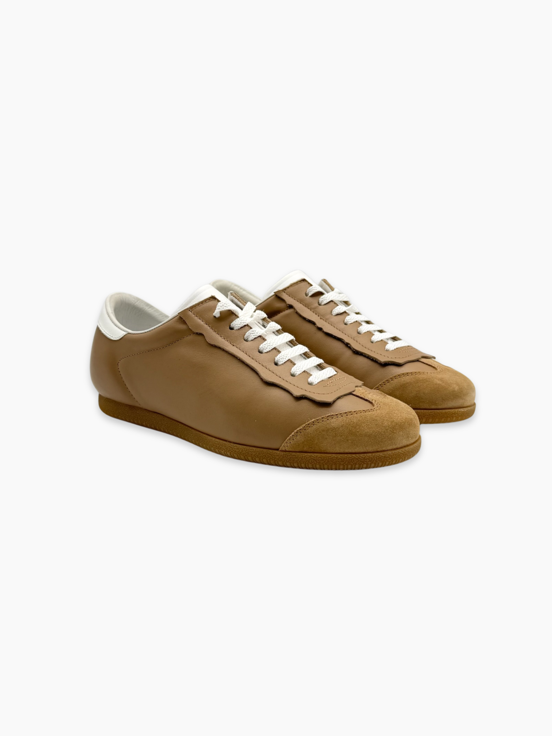 Sneakers Maison Margiela Replica beige in pelle e suede con suola caramello vista laterale