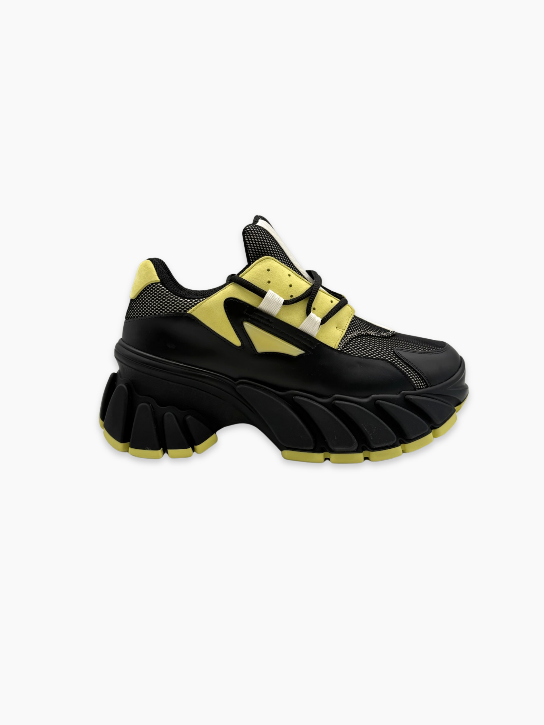 Sneakers Maison Margiela nere con suola chunky e dettagli giallo fluo viste laterali