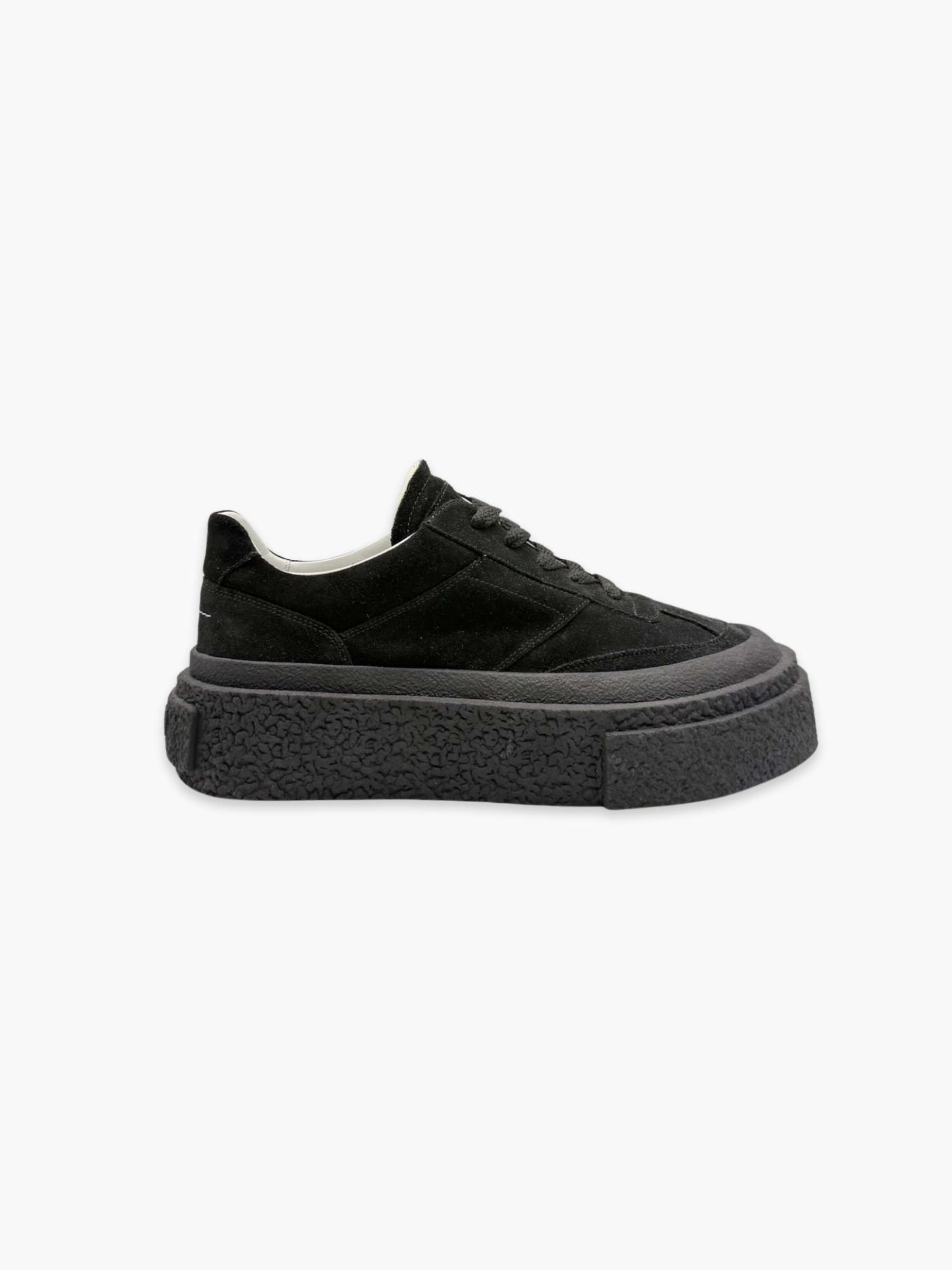 Sneakers Maison Margiela nere in pelle scamosciata con suola alta viste laterali