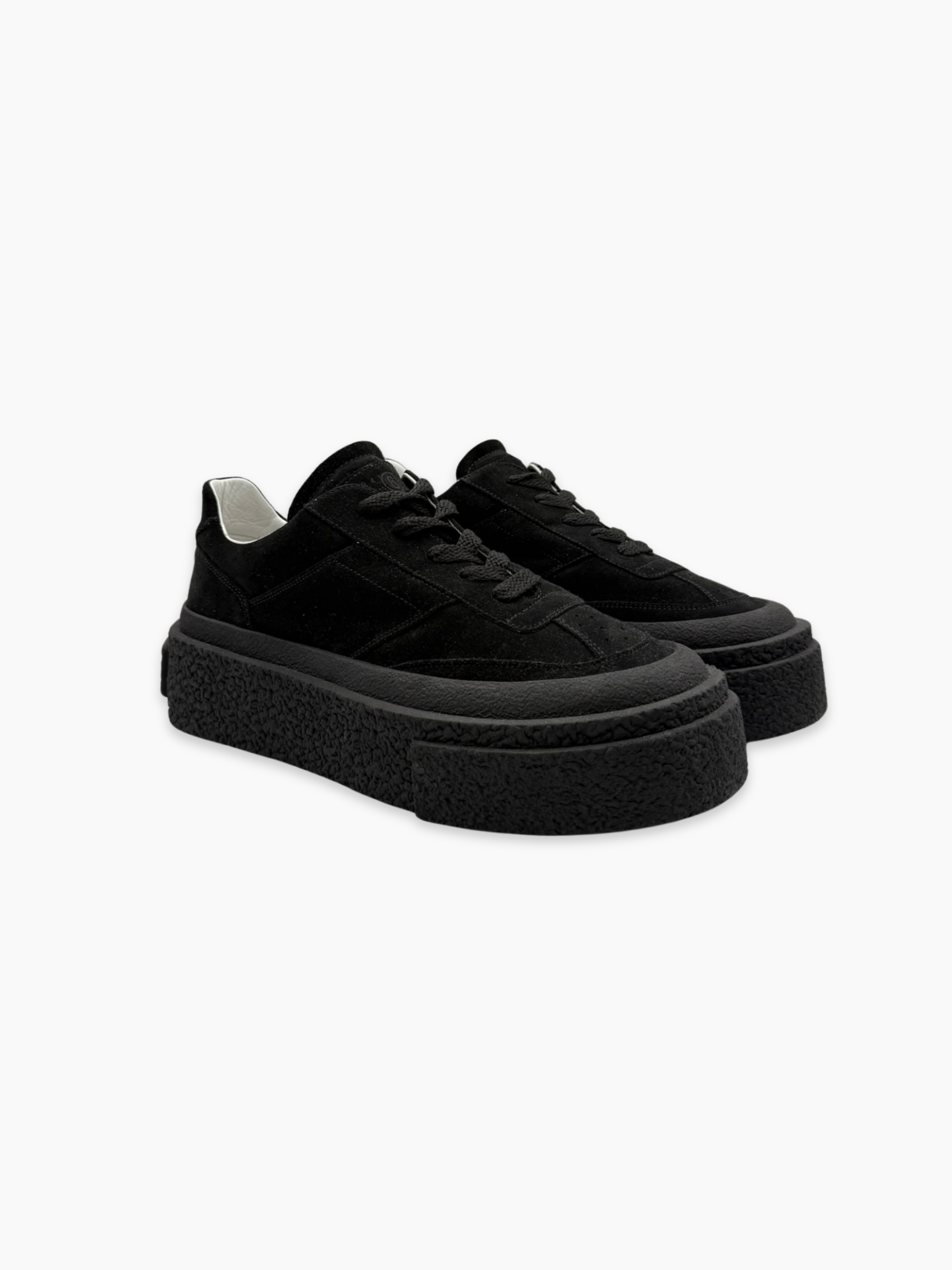 Sneakers Maison Margiela nere in pelle scamosciata con suola alta viste laterali