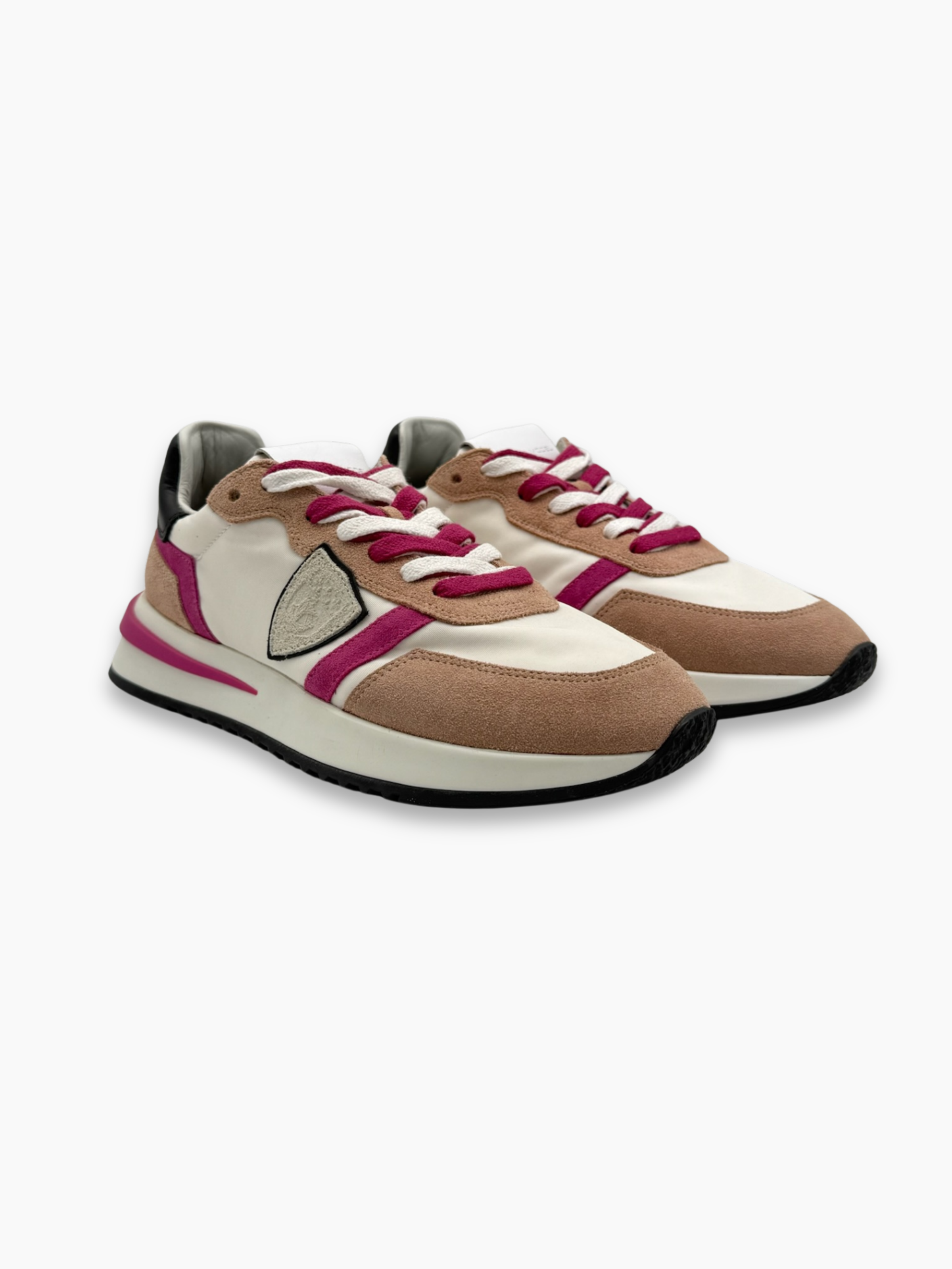 Dettaglio tomaia in pelle e suede delle sneakers Philippe Model TYLDW007