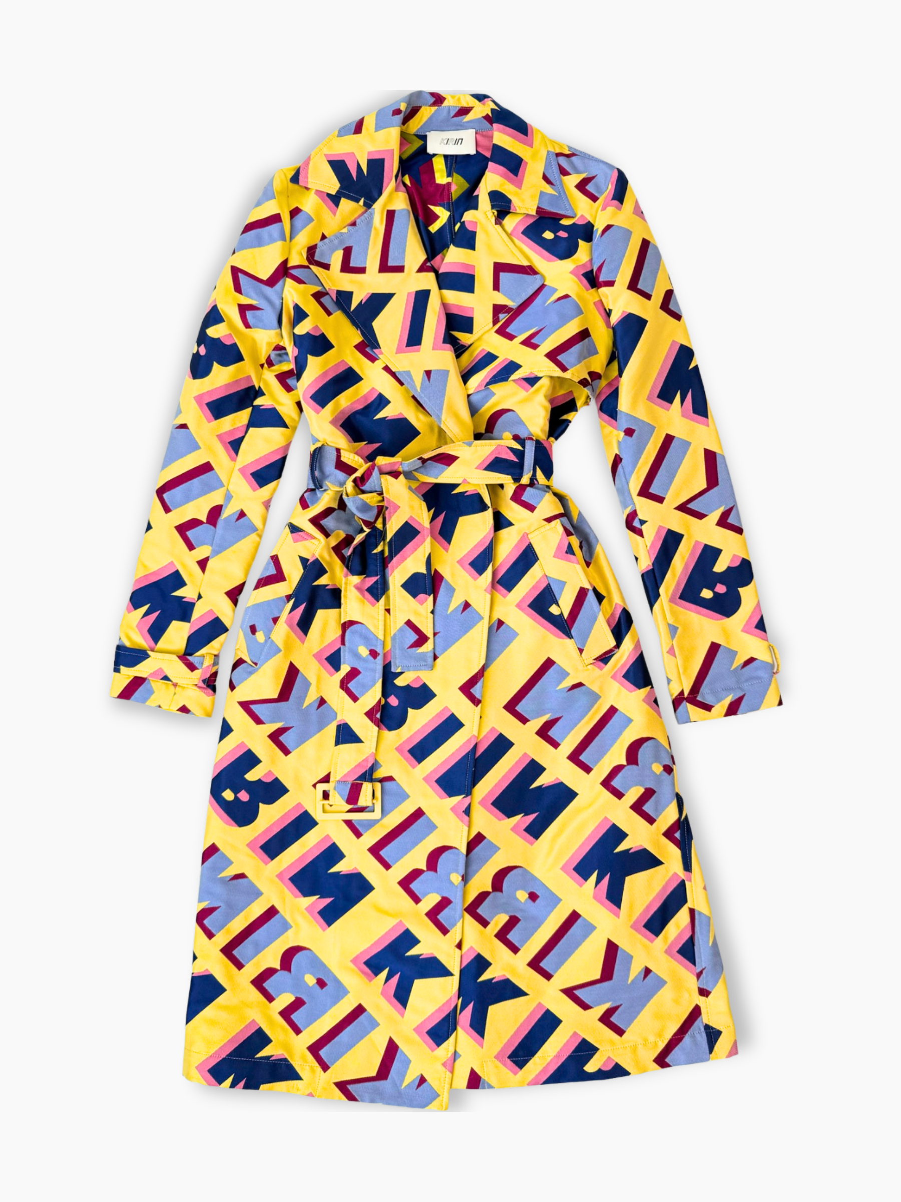 Trench lungo Kirin in jacquard multicolor con stampa tipografica e cintura in vita