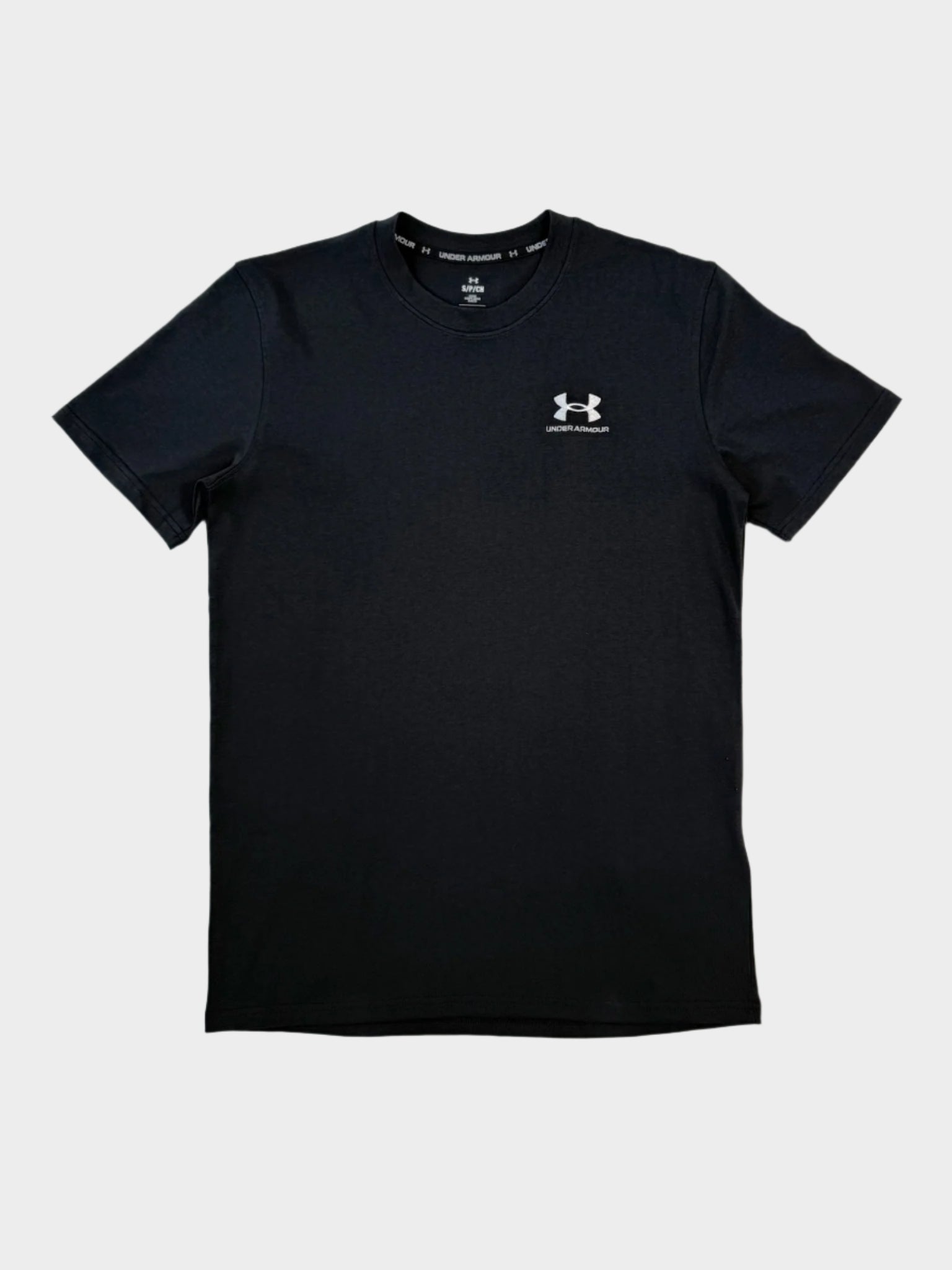 T-shirt tecnica Under Armour nera logo ricamato fronte
