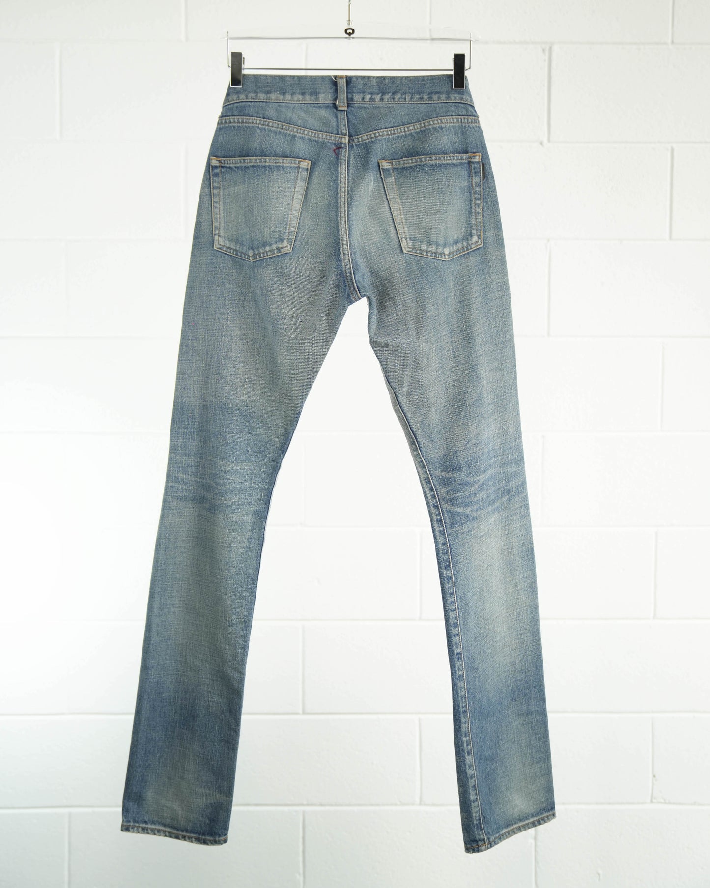 Washout Jeans With Ripped Pocket